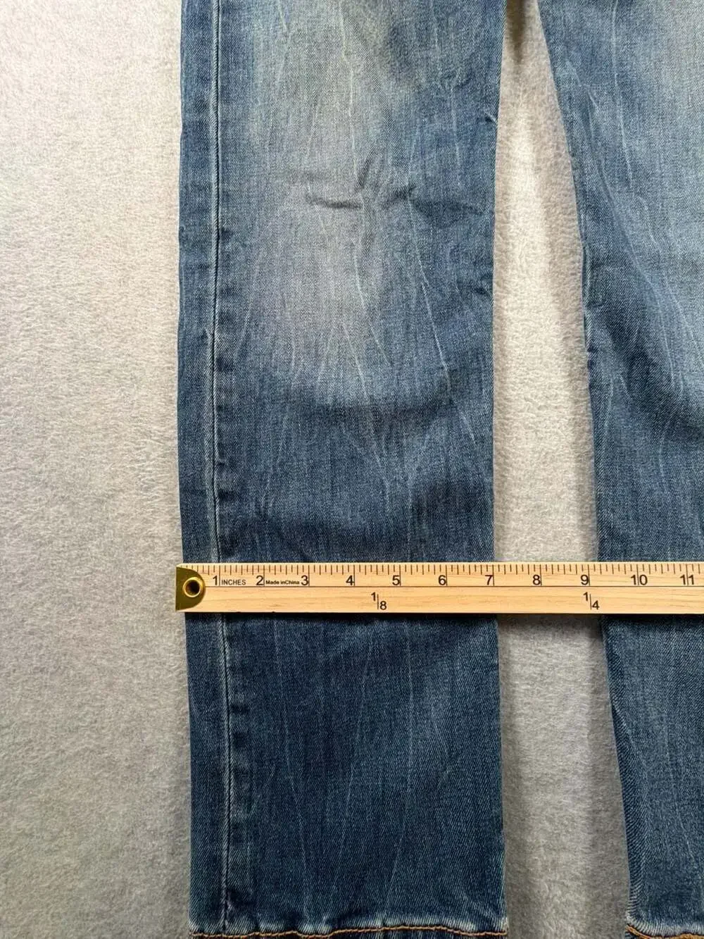 Levi's 514 Straight Leg Medium Wash Denim Jeans